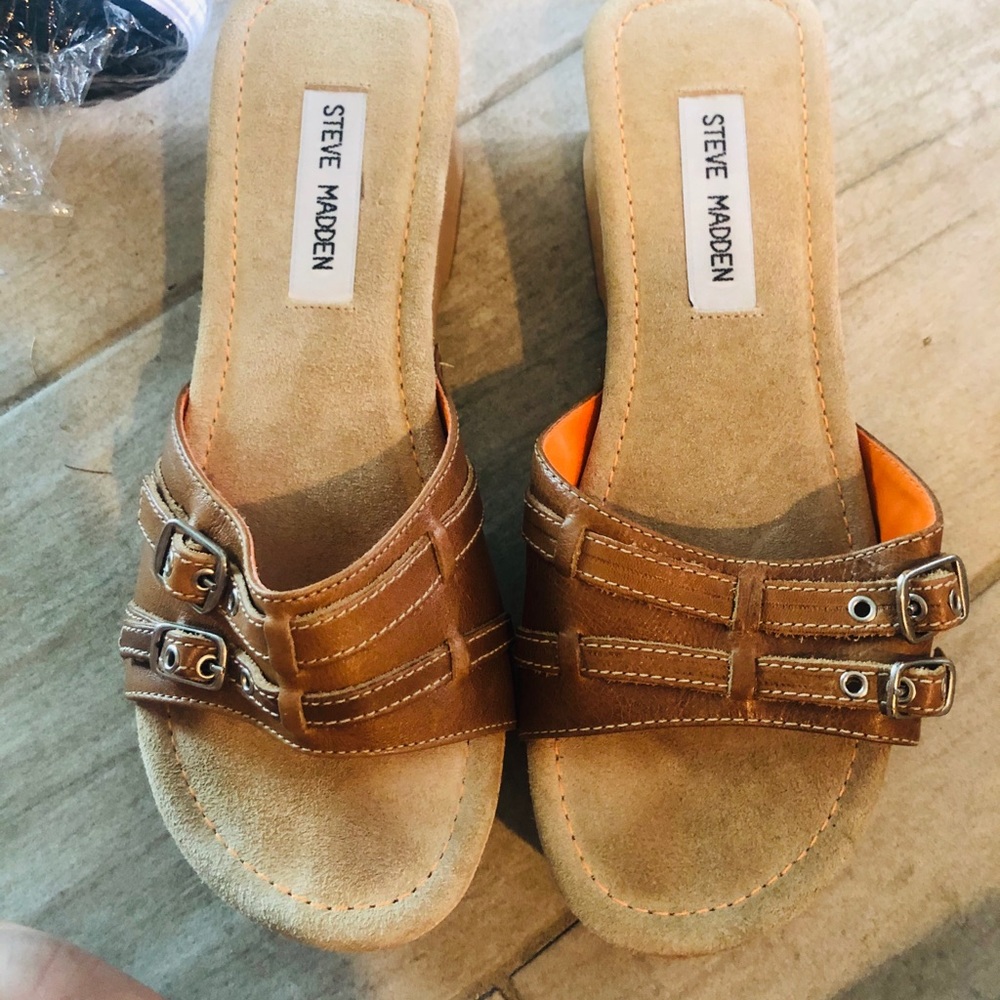 New Steve Madden wedge small sandals size 7
